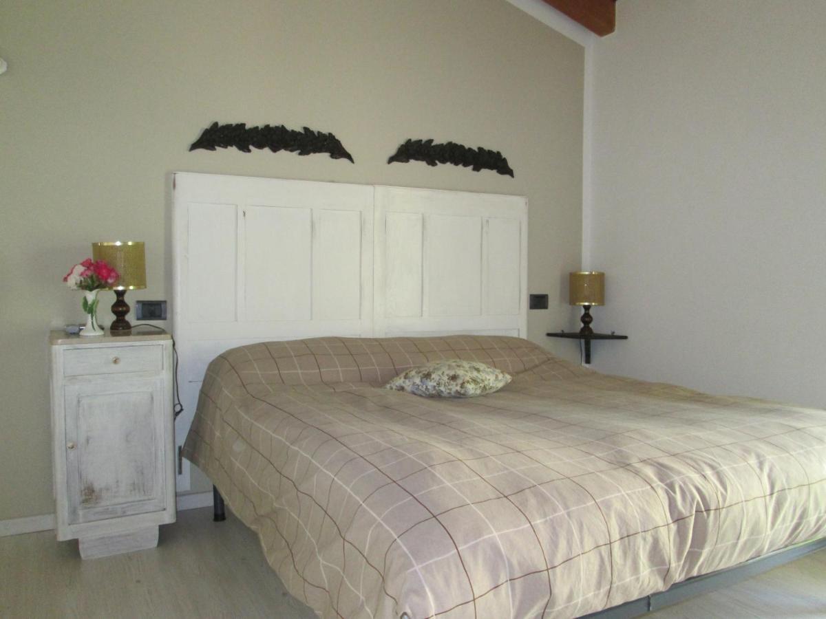 B&B Il Melograno Monzambano Habitación foto